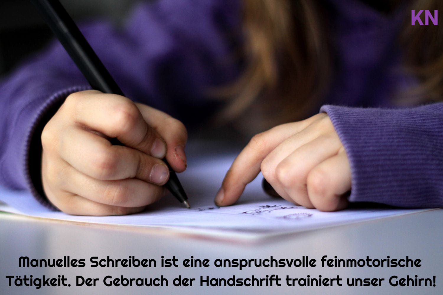 Handschrift_handgeschrieben_handschriftlich_manuelles_Schreiben_Chirografie_Feinmotorik_feinmotorische_Taetigkeit_Gehirntraining_kognitive_Entwicklung_Merkfaehigkeit_Kritisches-Netzwerk